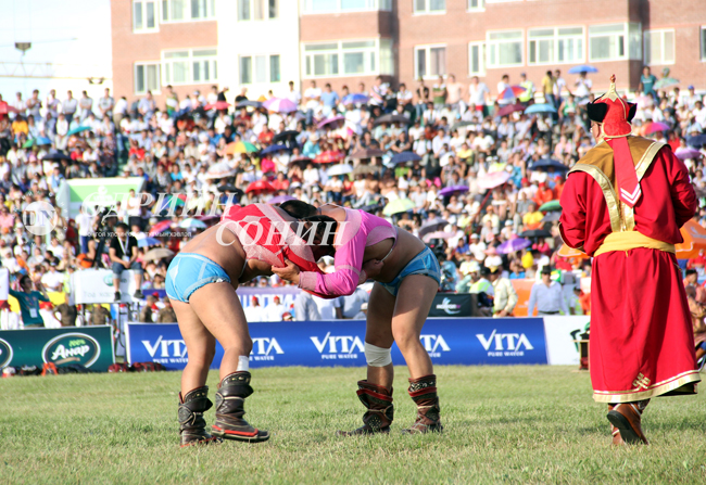 “Өнөө жилийн наадамд хэн түрүүлэх вэ” бөхийн хэлэлцүүлэгт урьж байна